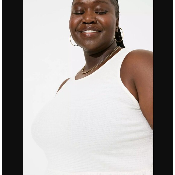 Torrid Crop Tank Top 5X 28 White Textured Knit Ruffle Hem Sleeveless Beachy NWT - Picture 4 of 7